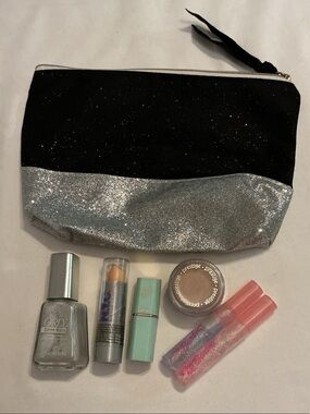 Glitter Black & Silver Cosmetic Pouch with Assorted Kids Bath & Body Accessories